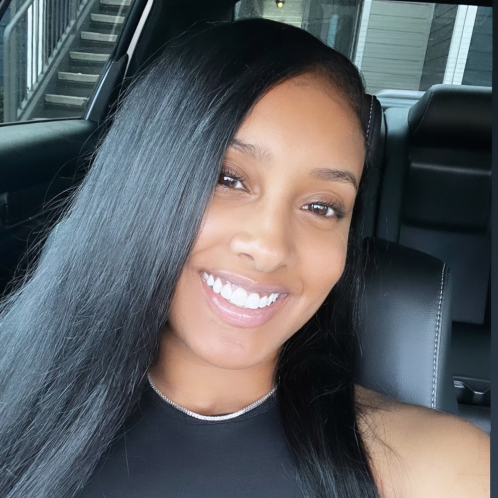 Meet your Posher, Derricka